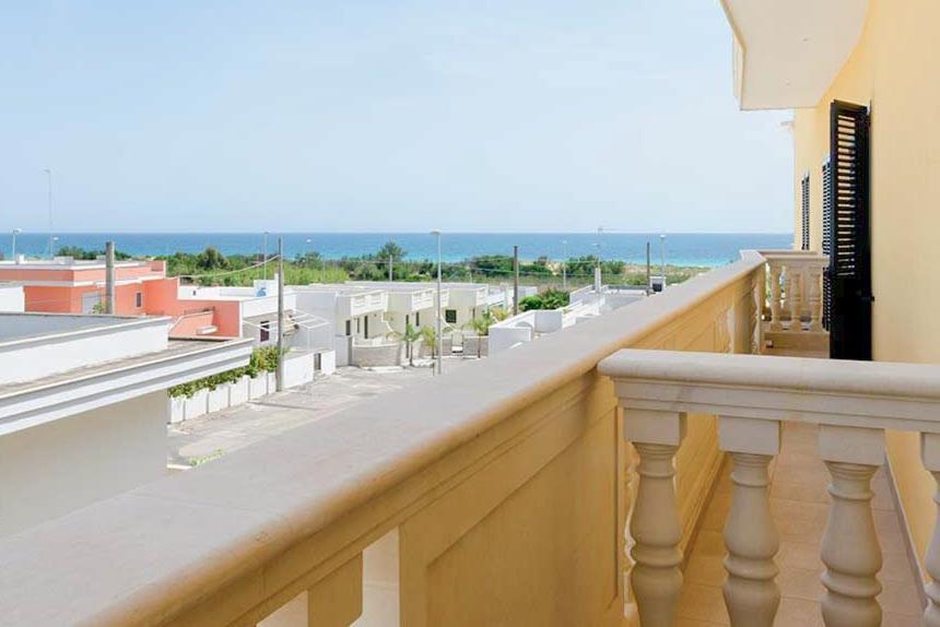 Hotel Salento Gold Beach マリーナ・ディ・ペスコルーゼ エクステリア 写真