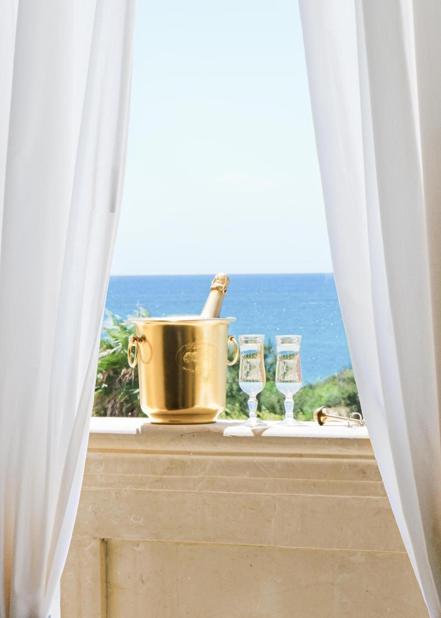 Hotel Salento Gold Beach マリーナ・ディ・ペスコルーゼ エクステリア 写真