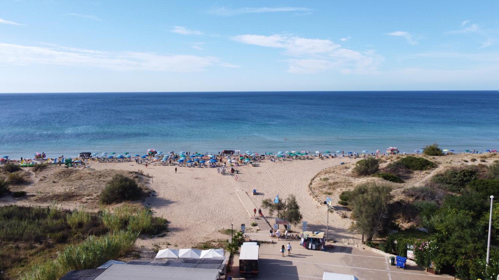 Hotel Salento Gold Beach マリーナ・ディ・ペスコルーゼ エクステリア 写真