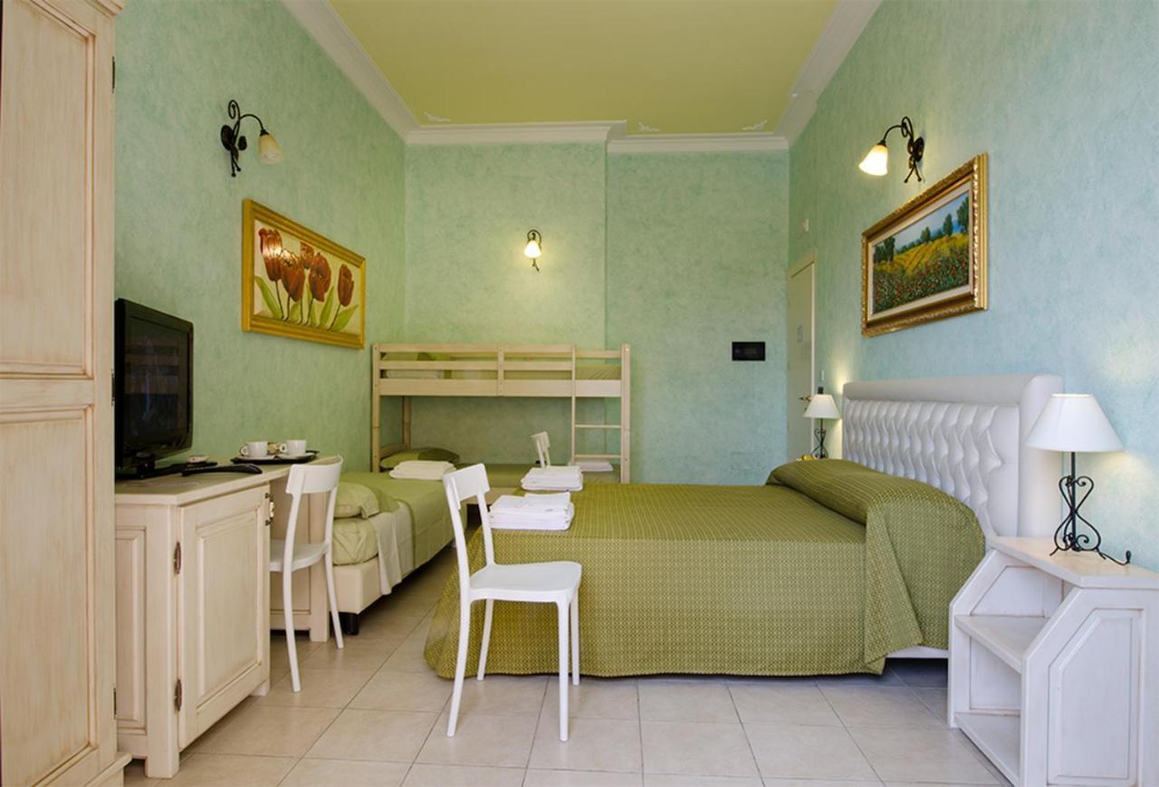 Hotel Salento Gold Beach マリーナ・ディ・ペスコルーゼ 部屋 写真