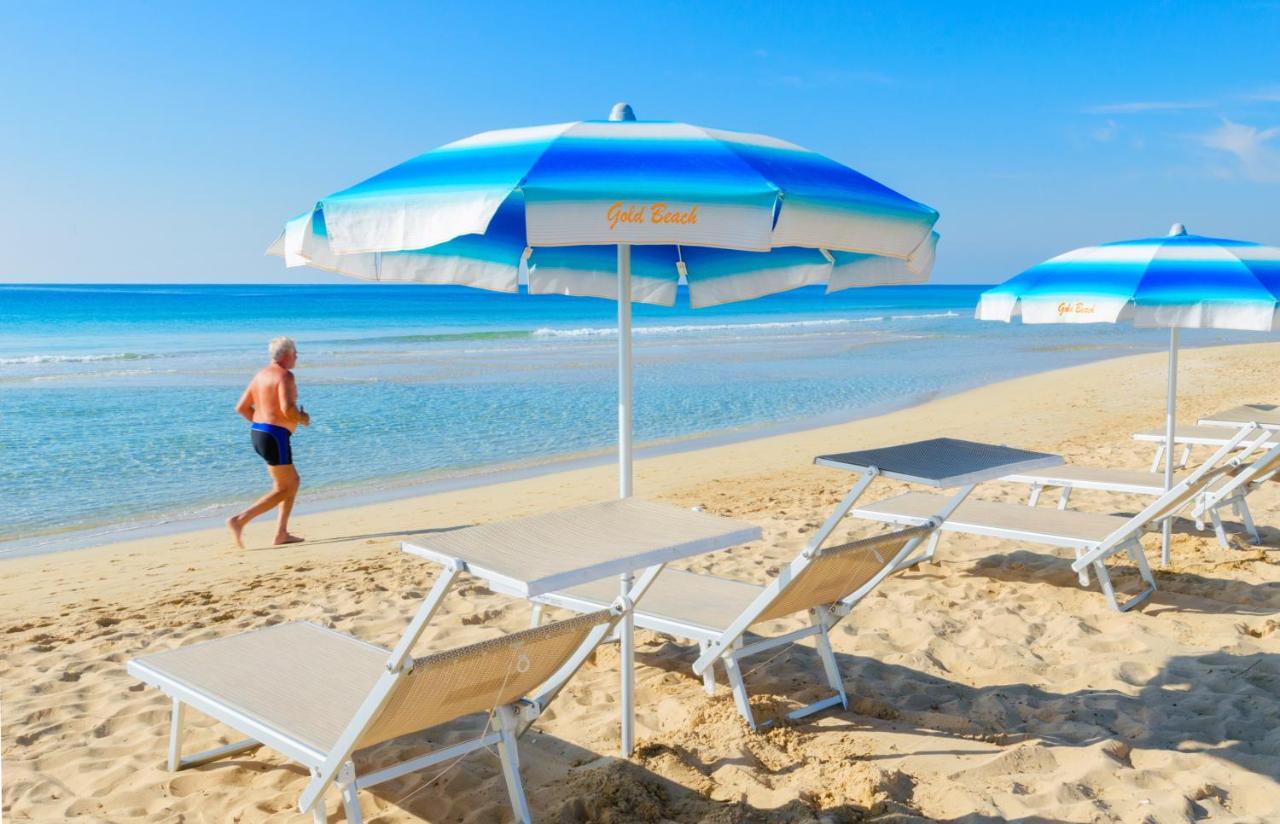 Hotel Salento Gold Beach マリーナ・ディ・ペスコルーゼ エクステリア 写真