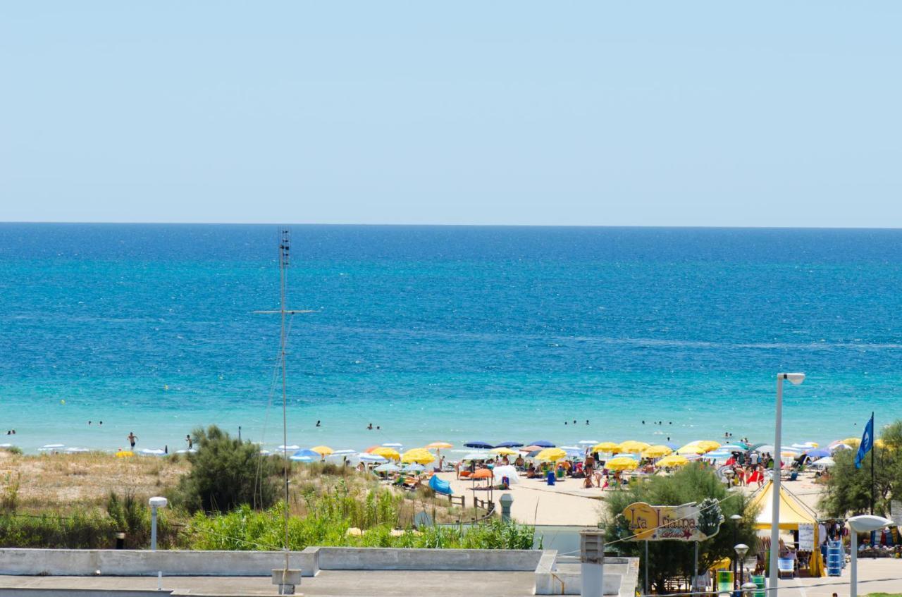 Hotel Salento Gold Beach マリーナ・ディ・ペスコルーゼ エクステリア 写真
